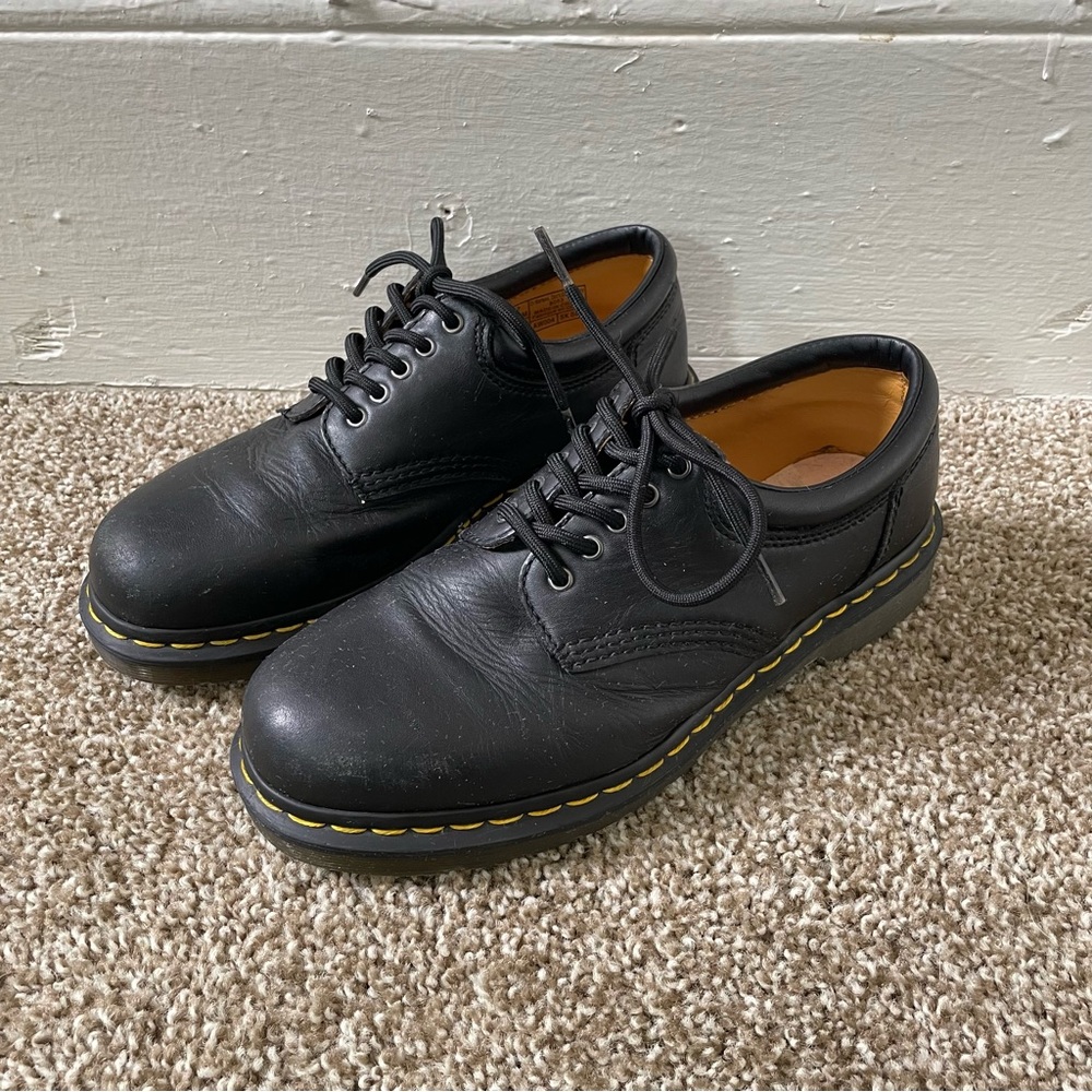 Dr Martens 8053 5 eyelet shoe